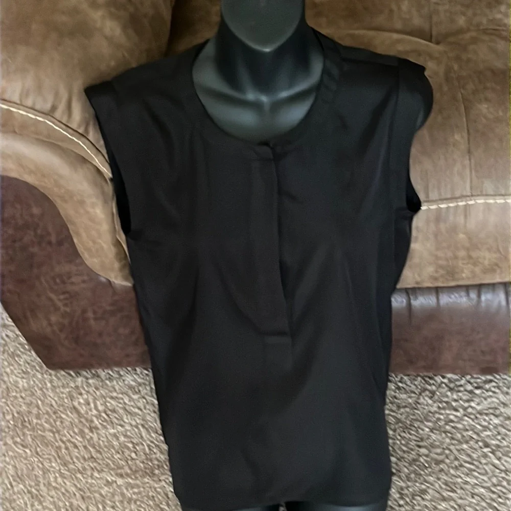 J Crew black sleeveless top with hidden buttons size 6P